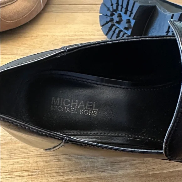 MICHAEL KORS ⭐️ 3” leather loafers - Picture 8 of 11